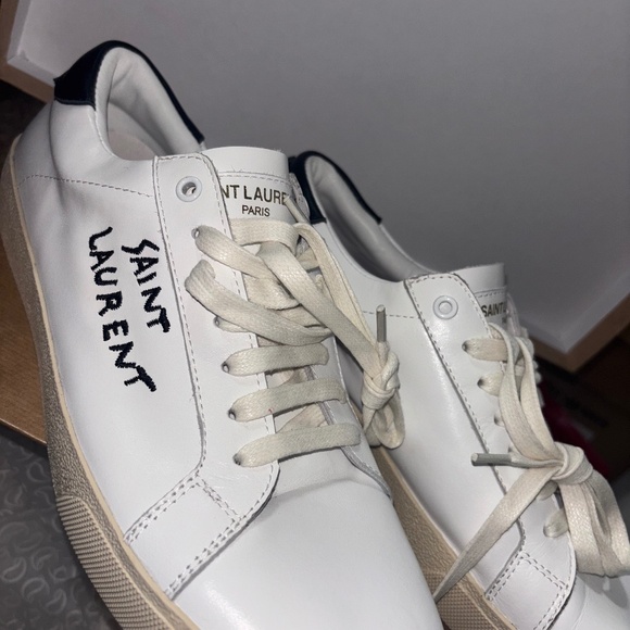 Saint Laurent - Picture 1 of 2